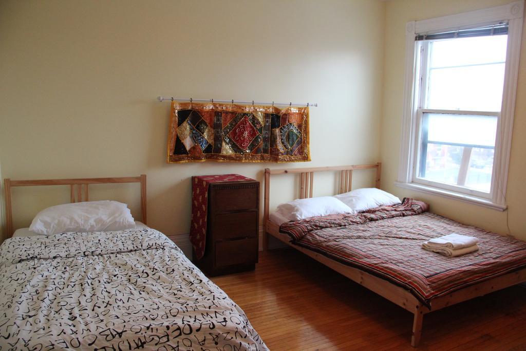 Spadina 11 Guesthouse Toronto Szoba fotó
