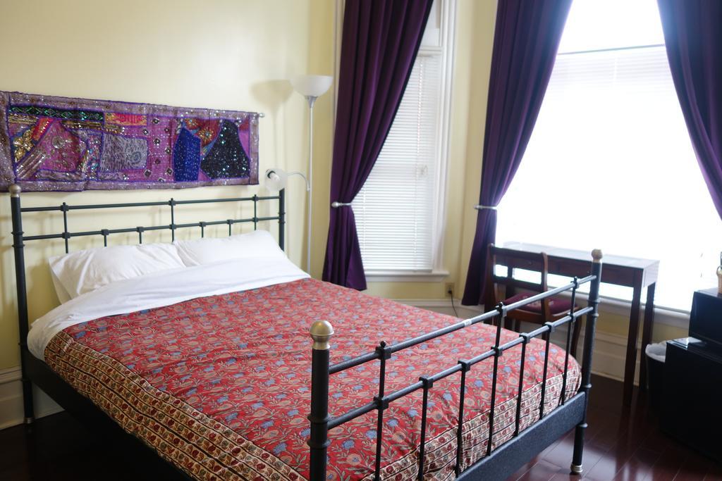 Spadina 11 Guesthouse Toronto Szoba fotó