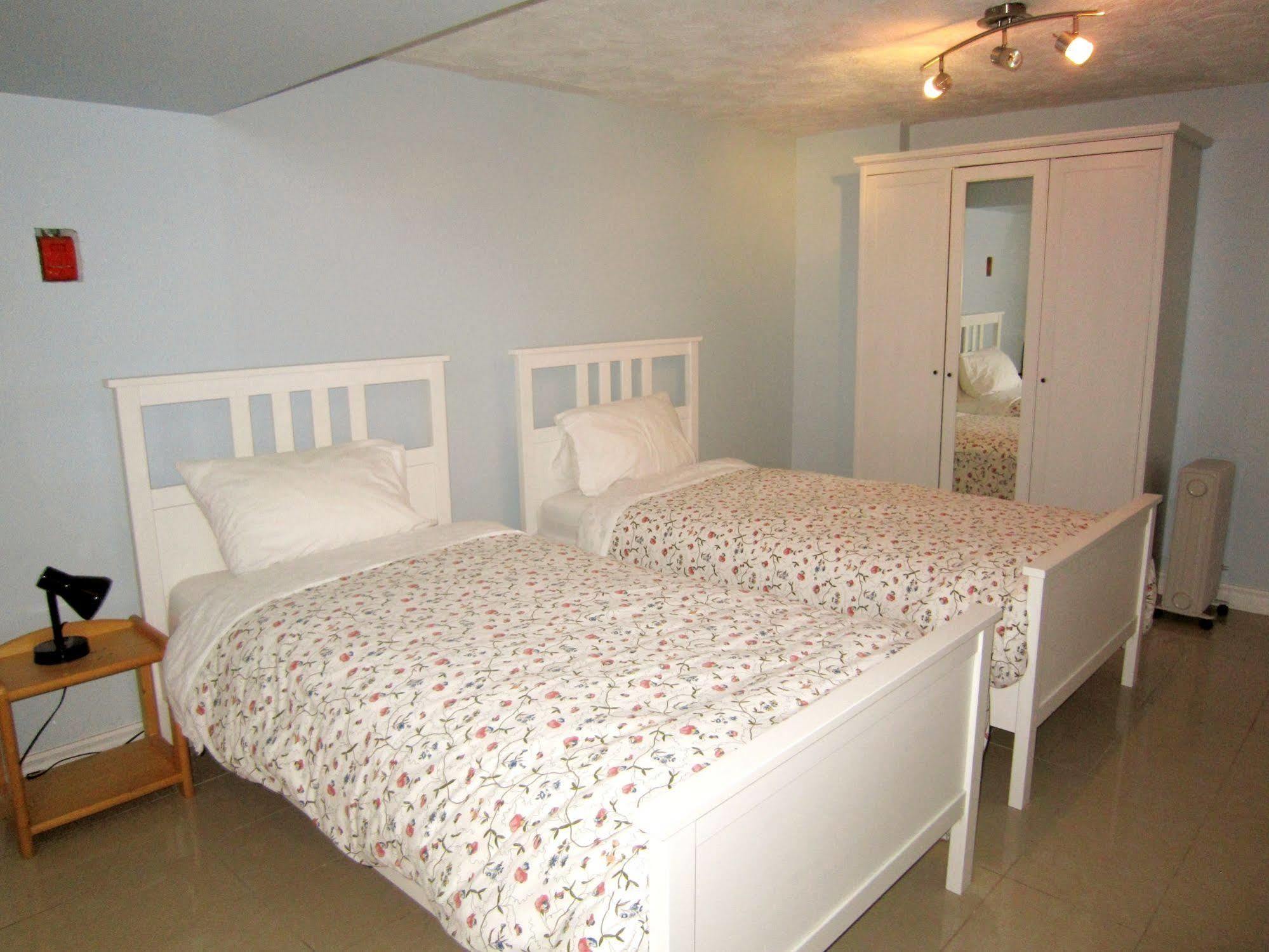 Spadina 11 Guesthouse Toronto Kültér fotó